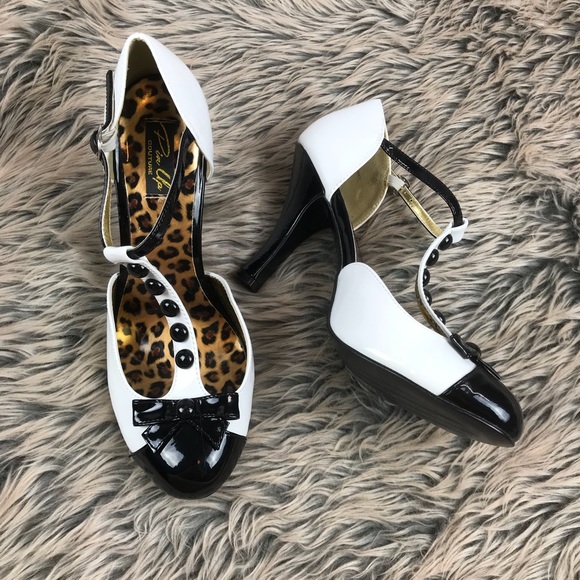 Pinup Couture scarpe Pin Up Couture Smitten Heels 10 Tstrap Pump Pinup Couture scarpe scarpe scarpe Pin Up Couture Smitten Heels 10 Tstrap Pump 015c06